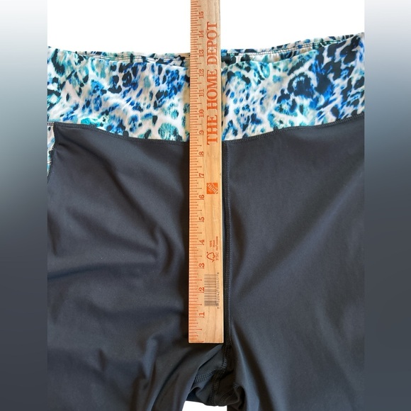 NWOT 3XL Lularoe Rise Fearless High Waist, Capri Length, Workout Fitness Legging - Picture 8 of 10